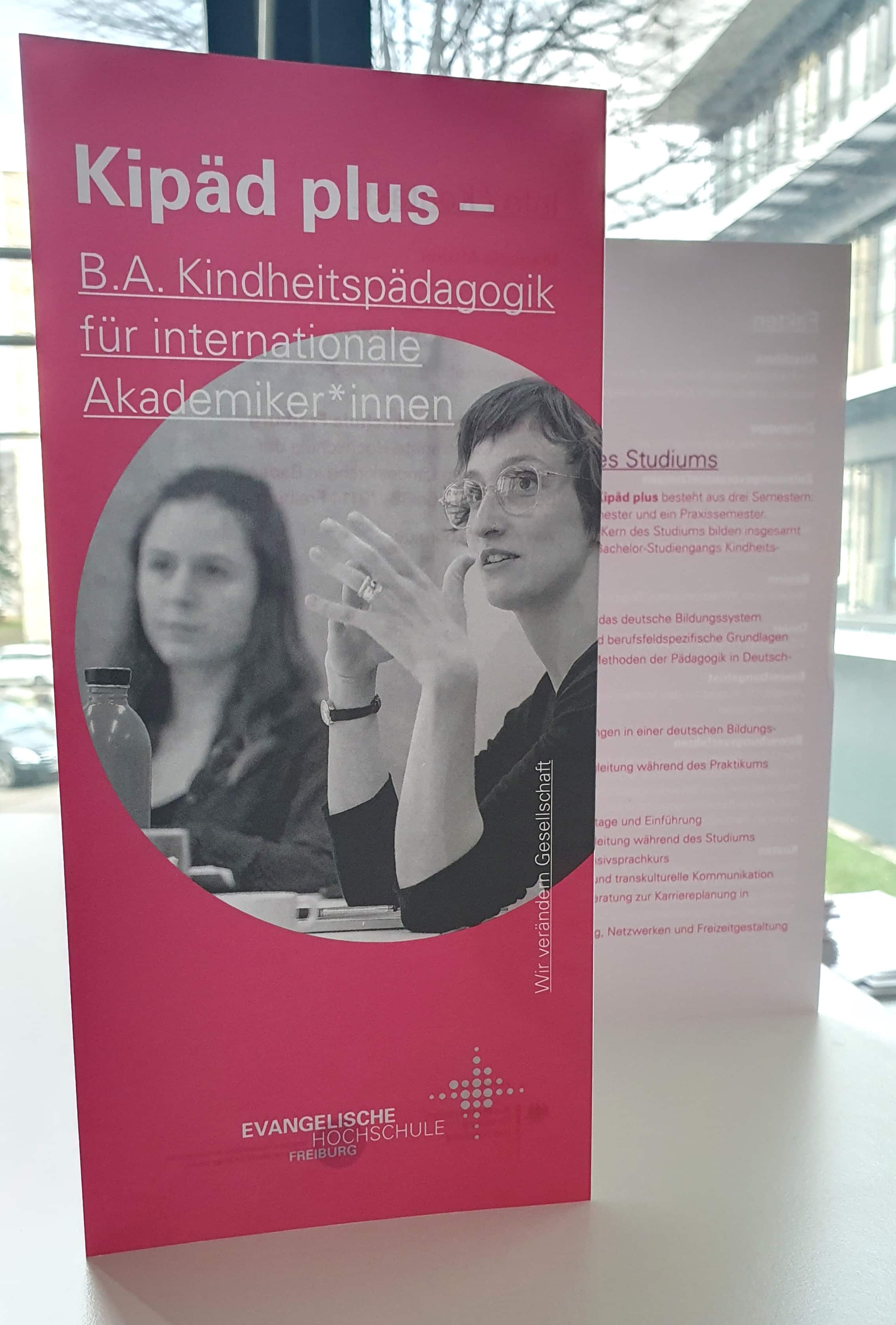 In 4 Semestern zum Bachelor Kindheitspädagogik: für internationale Lehrer *innen
